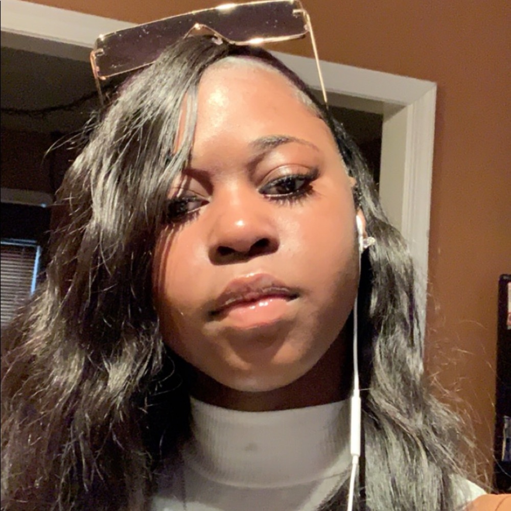 Meet your Posher, Dominia